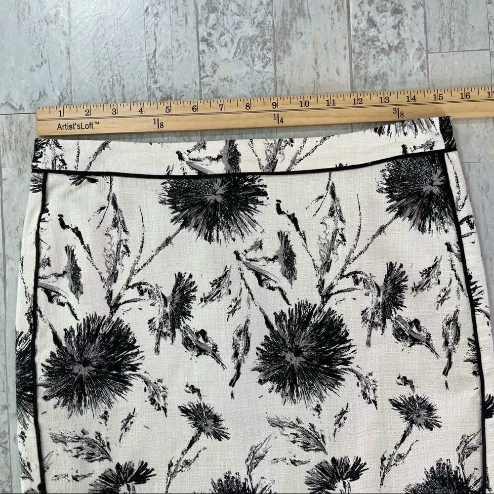 Halogen White with Black Floral Print Pencil Skirt